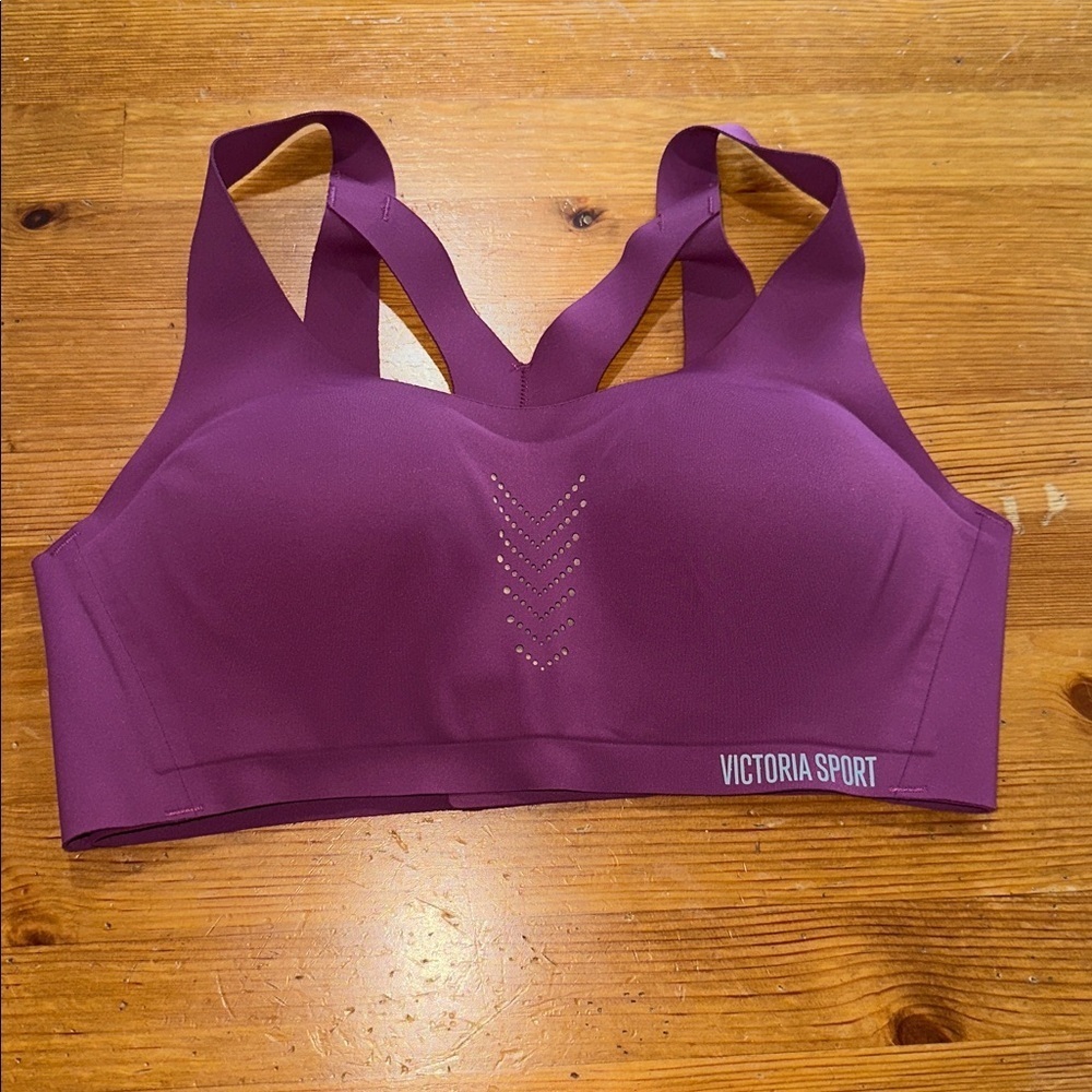 Victoria's Secret Sport Plum Top - Picture 1 of 7